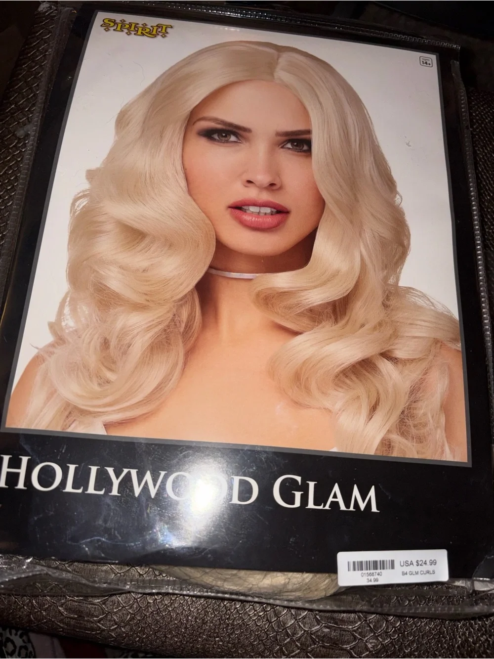 Hollywood Glam Blonde Women's Wig - Soft Cream Blonde and wig cap brand new